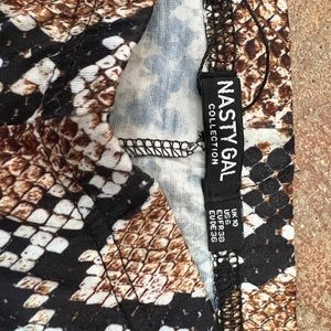 Snake pattern leggings